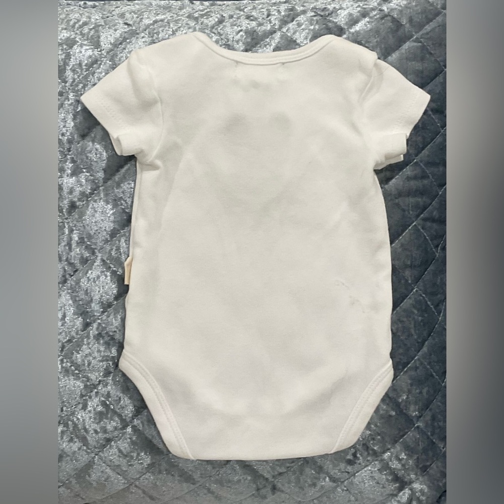 🔴Baby Onesie and Pants Set with Bunny Design🔴 - Picture 4 of 7